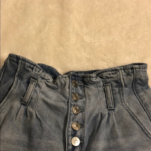 American Eagle Mom Shorts - Picture 3 of 8